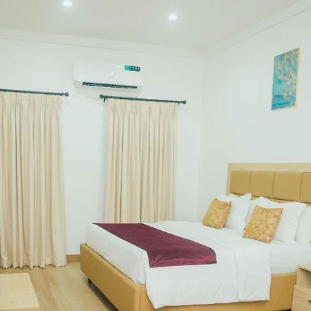 Quest Boutique Hotel Gwarinpa Ngoại thất bức ảnh
