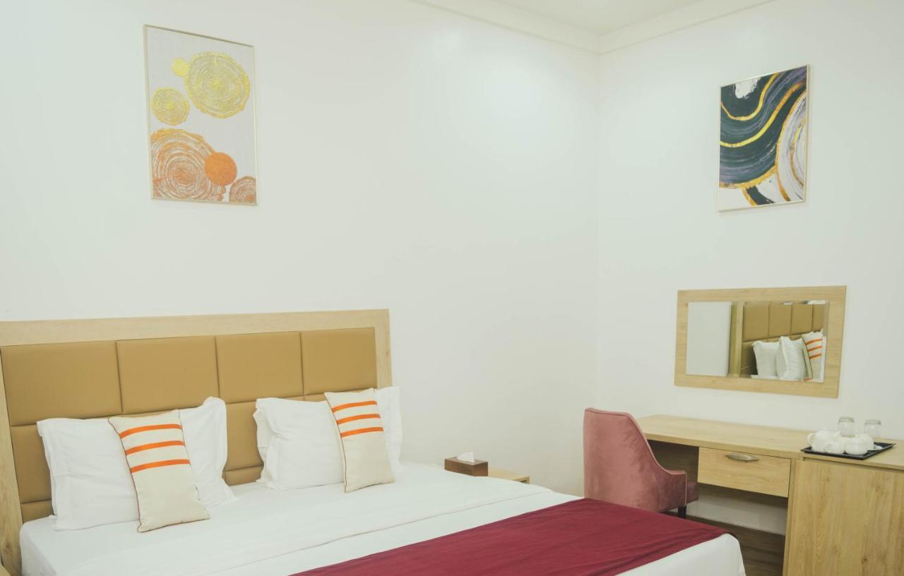 Quest Boutique Hotel Gwarinpa Ngoại thất bức ảnh