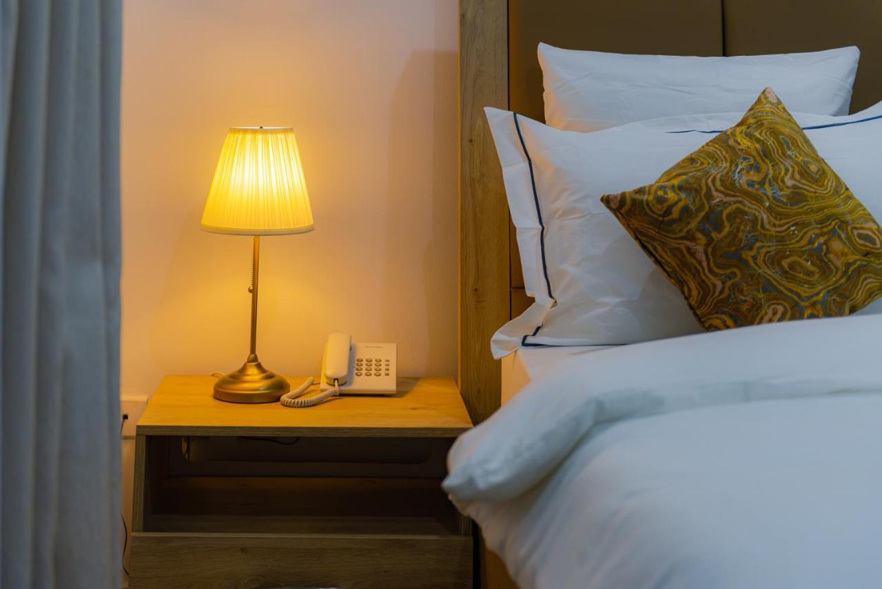 Quest Boutique Hotel Gwarinpa Ngoại thất bức ảnh
