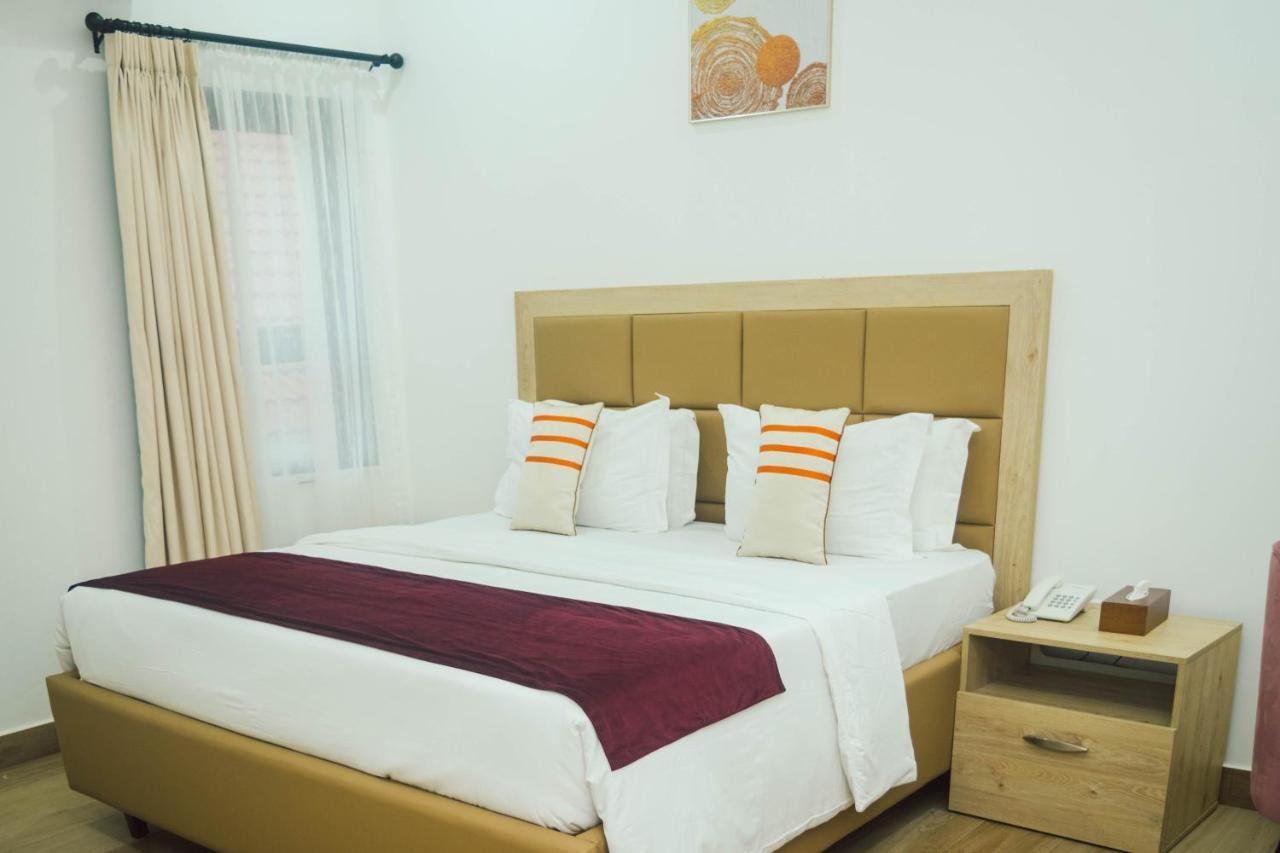 Quest Boutique Hotel Gwarinpa Ngoại thất bức ảnh