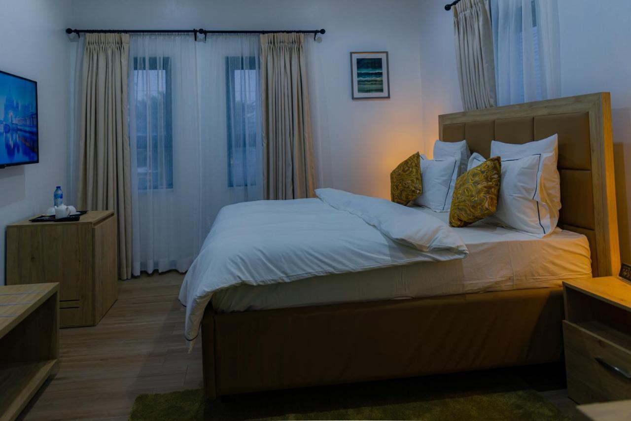 Quest Boutique Hotel Gwarinpa Ngoại thất bức ảnh