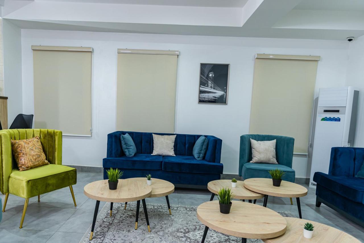 Quest Boutique Hotel Gwarinpa Ngoại thất bức ảnh