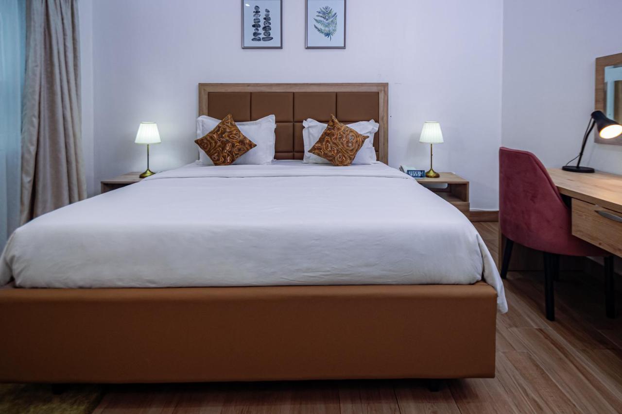 Quest Boutique Hotel Gwarinpa Ngoại thất bức ảnh