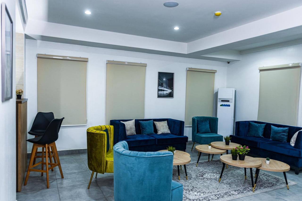 Quest Boutique Hotel Gwarinpa Ngoại thất bức ảnh