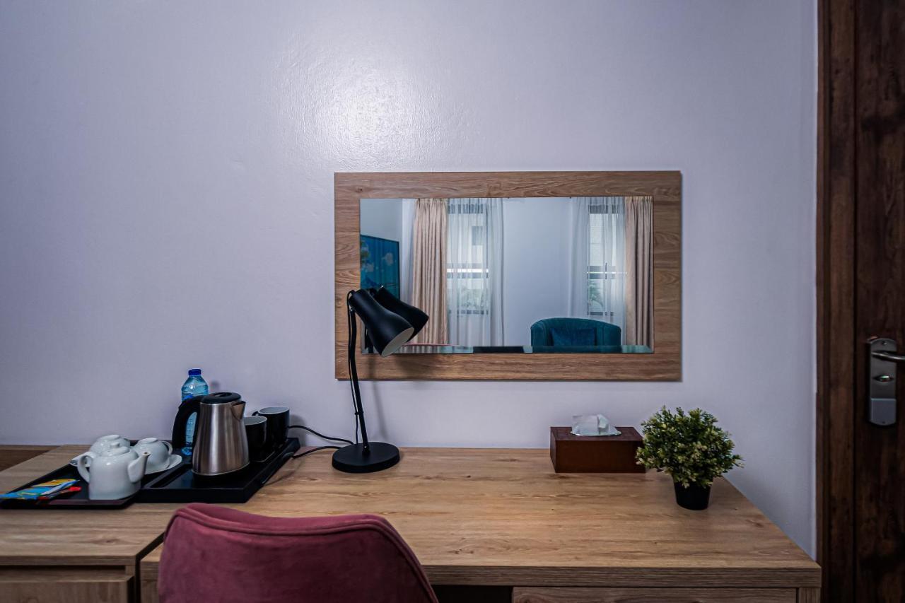 Quest Boutique Hotel Gwarinpa Ngoại thất bức ảnh