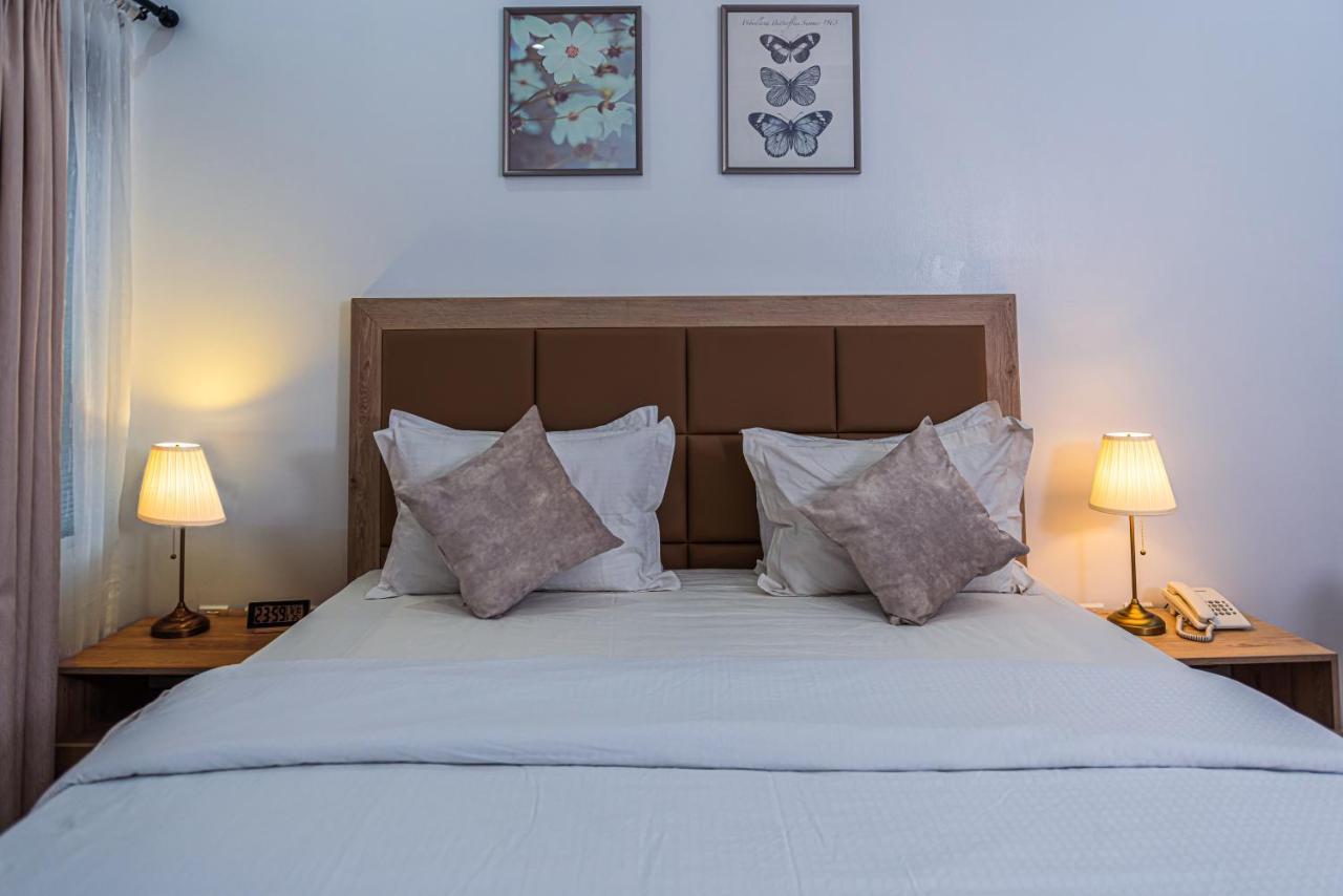 Quest Boutique Hotel Gwarinpa Ngoại thất bức ảnh