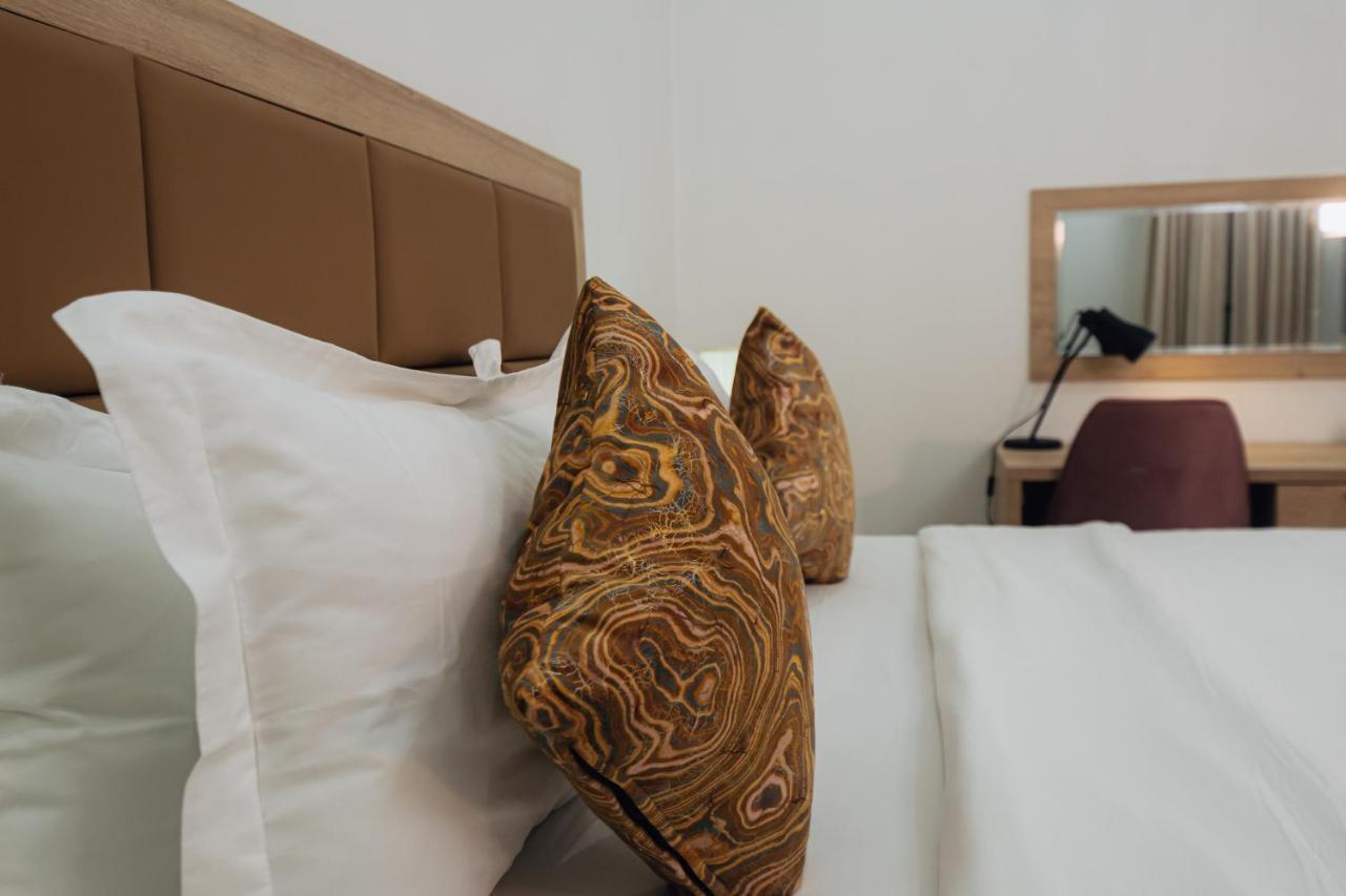 Quest Boutique Hotel Gwarinpa Ngoại thất bức ảnh
