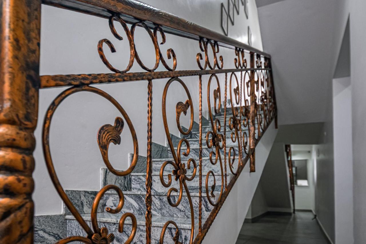 Quest Boutique Hotel Gwarinpa Ngoại thất bức ảnh