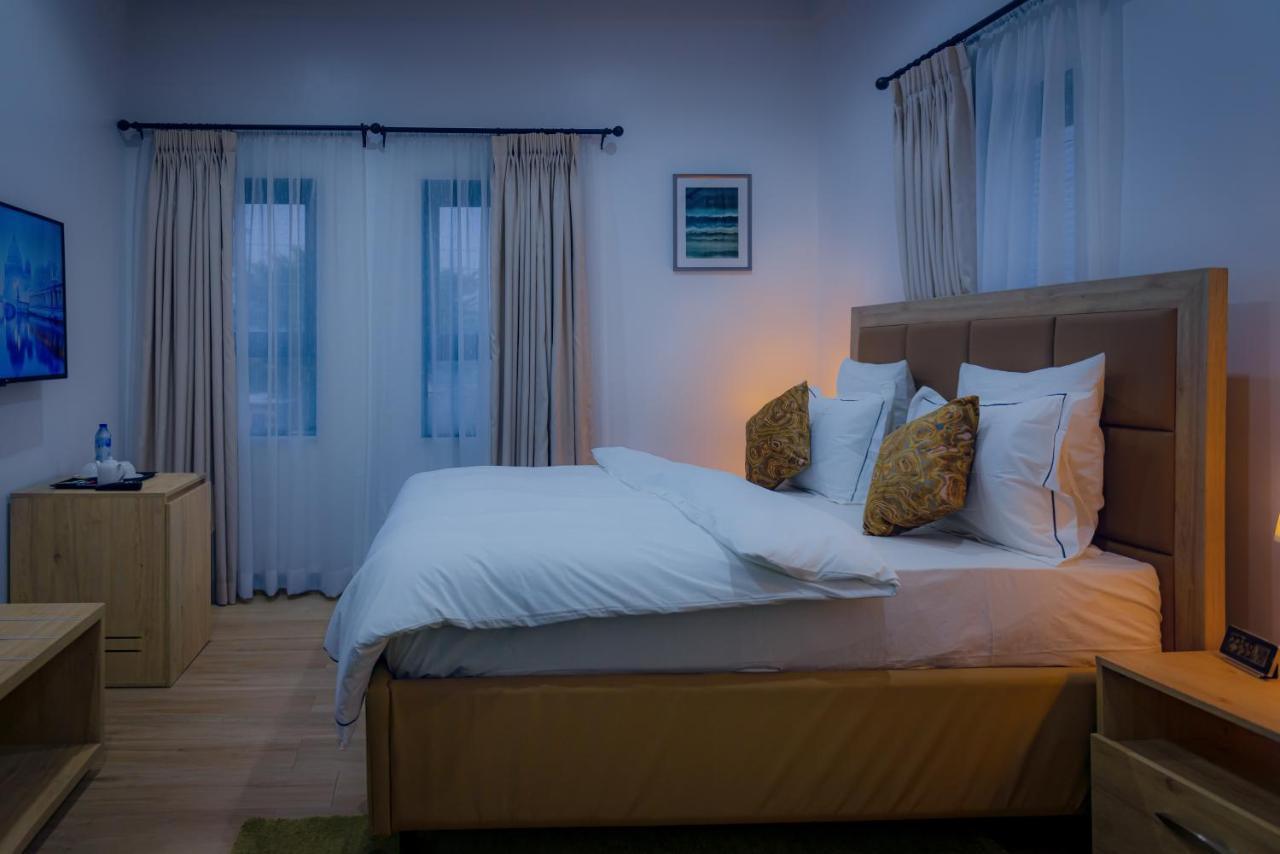 Quest Boutique Hotel Gwarinpa Ngoại thất bức ảnh